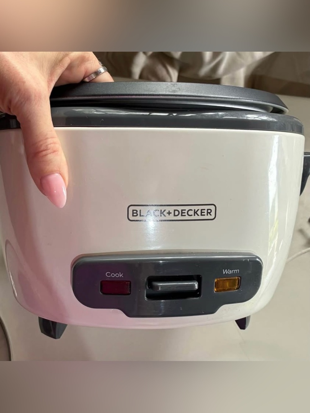 BLACK+DECKER Small Electric Rice Cooker 14 Cup Cooked/7 Cup Uncooked - Picture 7 of 16
